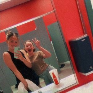 Meet your Posher, Stella